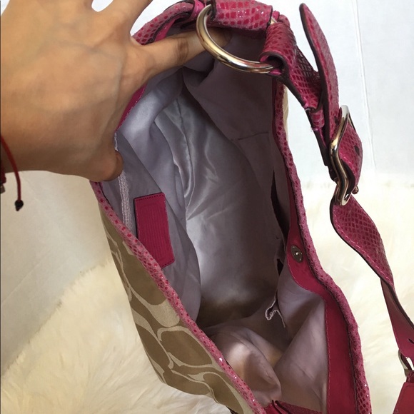 Coach big c's raspberry pink purse - Picture 4 of 6